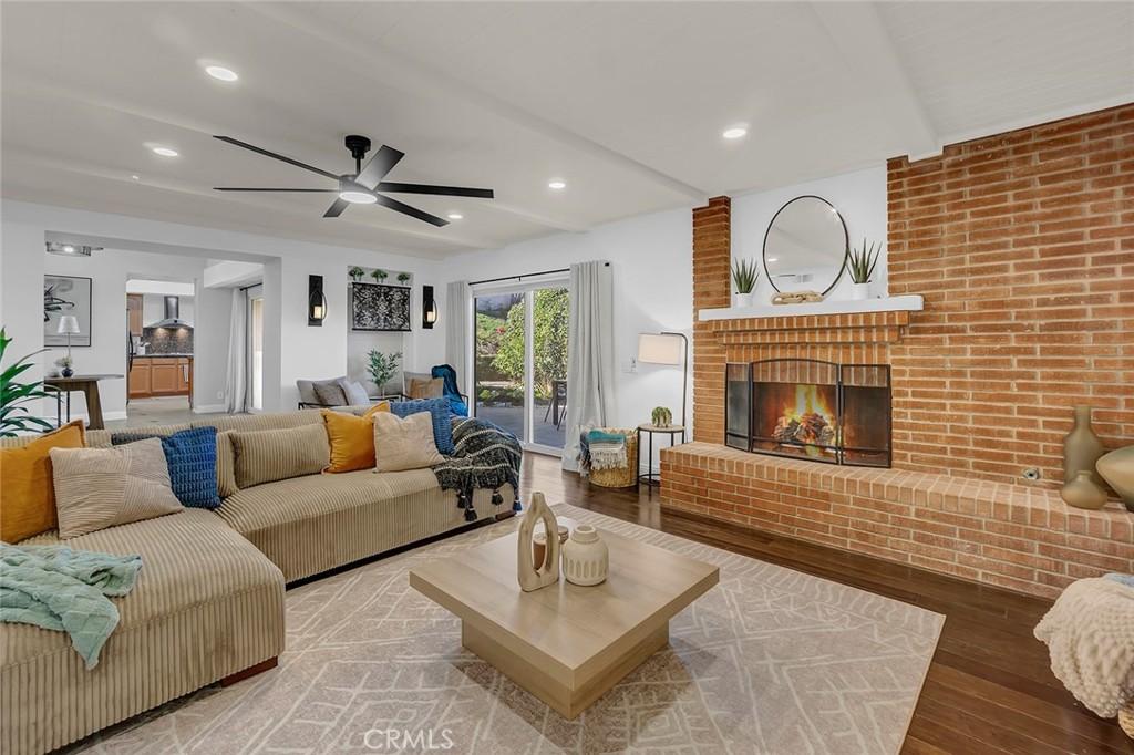 MLS #OC25257716 image #0