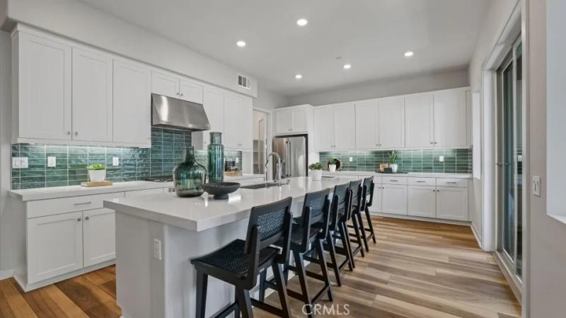 MLS #OC25257748 image #0