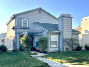 MLS #OC25257761 image #0