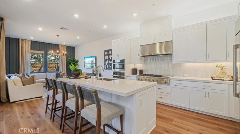 MLS #OC25257776 image #0