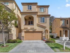 MLS #OC25257812 image #0