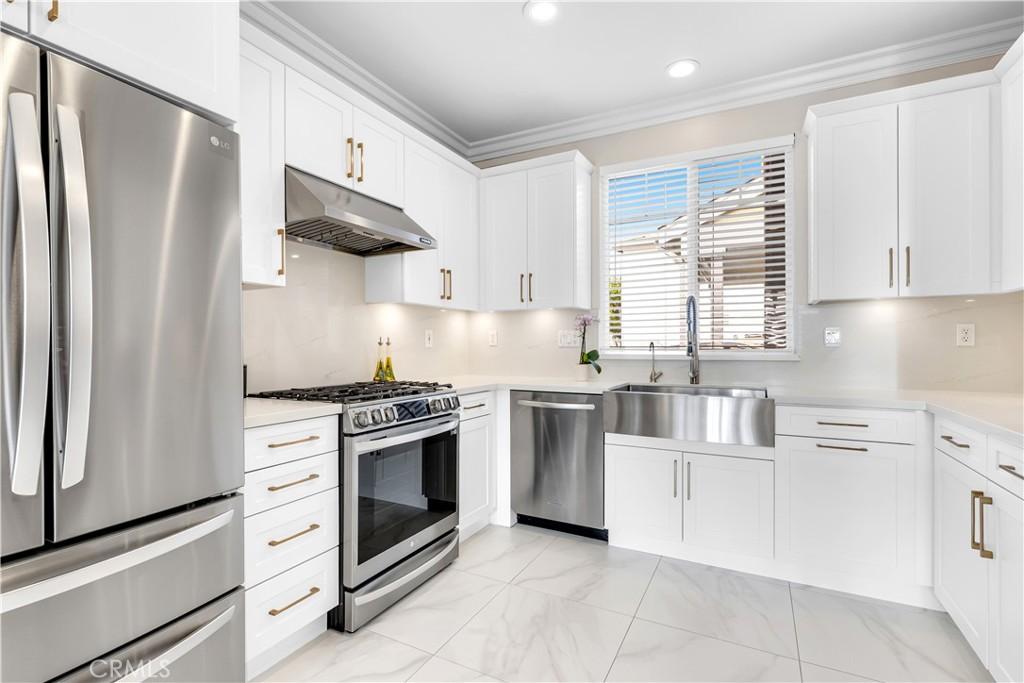 MLS #OC25258033 image #0