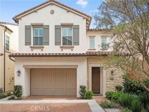 MLS #OC25258081 image #0