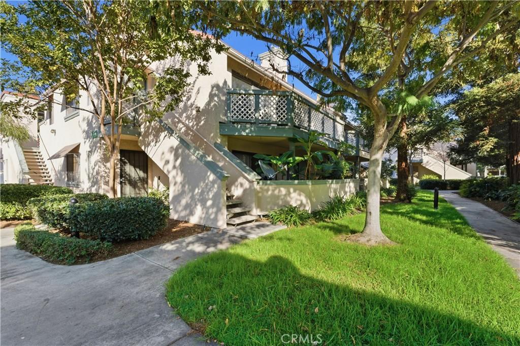 MLS #OC25258120 image #0