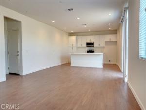 MLS #OC25258146 image #0