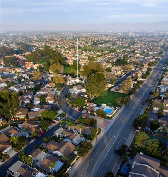 MLS #OC25258226 image #0