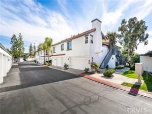 MLS #OC25258290 image #0