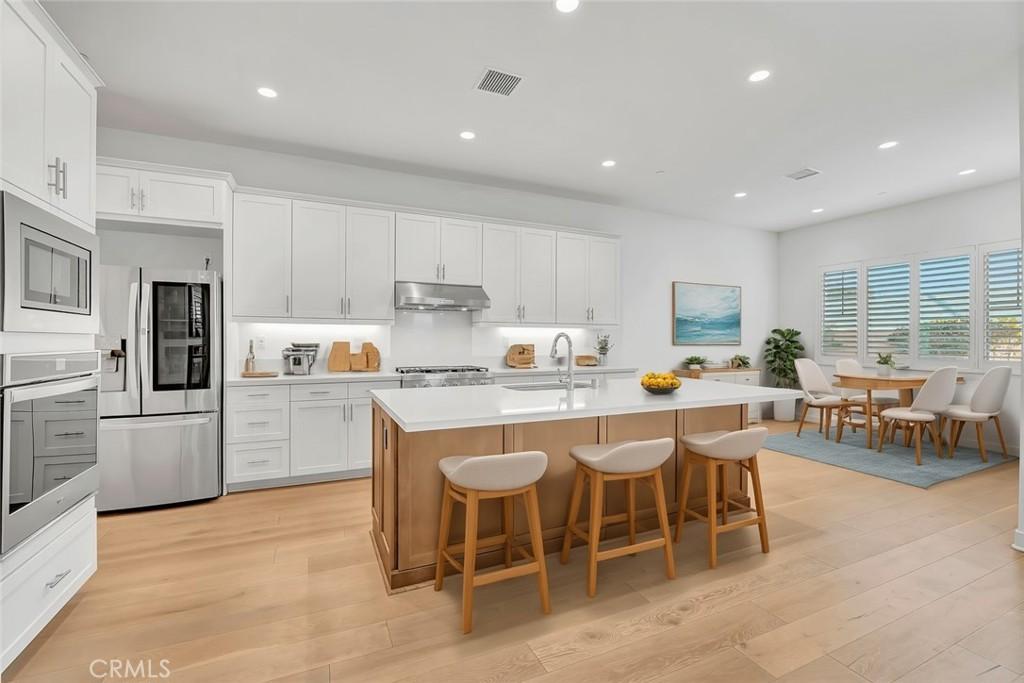 MLS #OC25258424 image #0