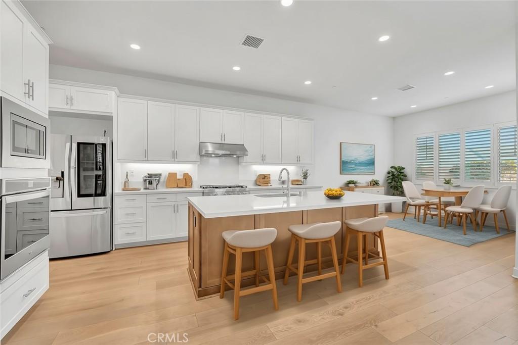 MLS #OC25258424 image #0