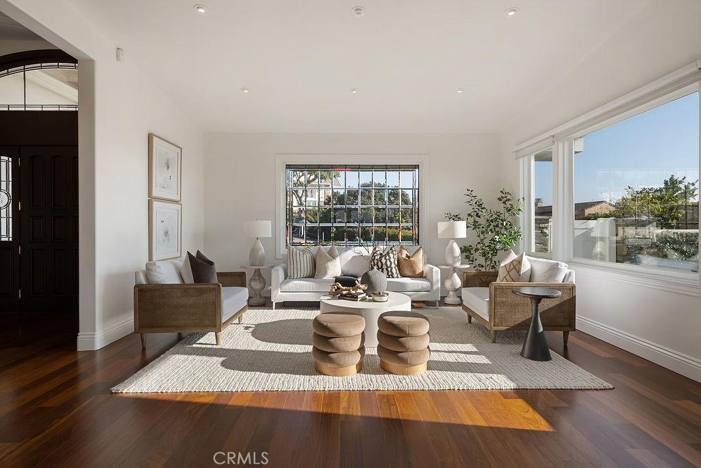 MLS #OC25258468 image #0