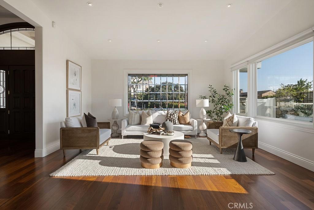 MLS #OC25258468 image #0