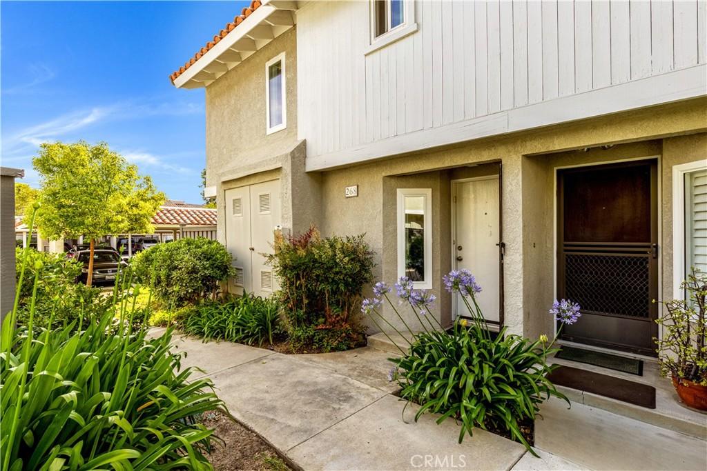 MLS #OC25258602 image #0