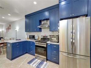 MLS #OC25258718 image #0