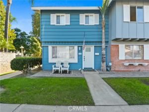 MLS #OC25258751 image #0