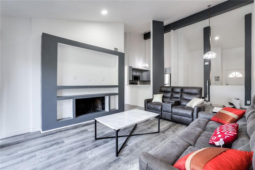 MLS #OC25259369 image #0