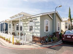 MLS #OC25259848 image #0