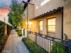 MLS #OC25259913 image #0