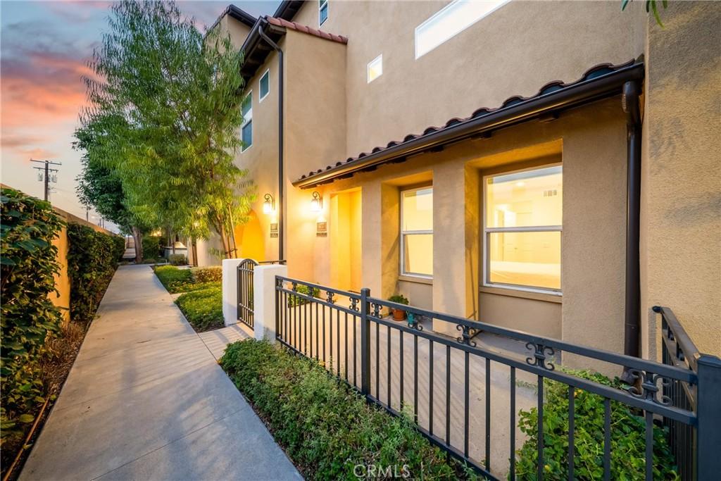 MLS #OC25259913 image #0