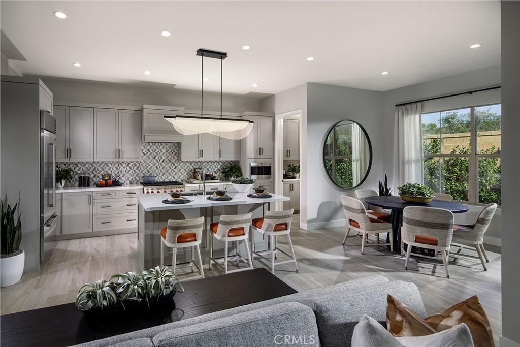 MLS #OC25260036 image #0