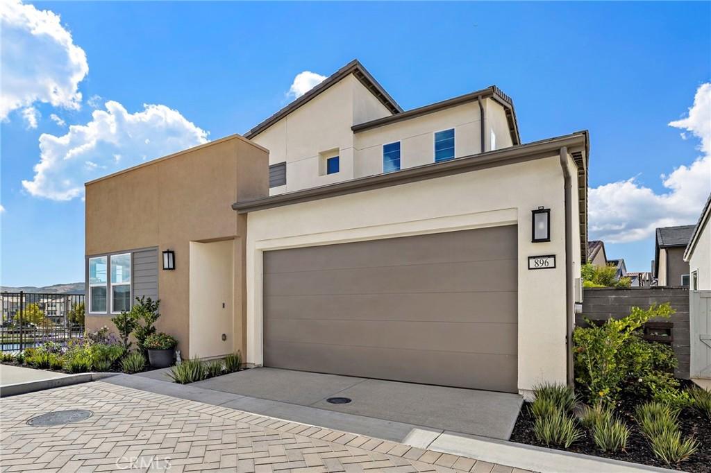 MLS #OC25260069 image #0