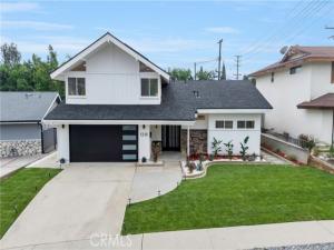 MLS #OC25260126 image #0