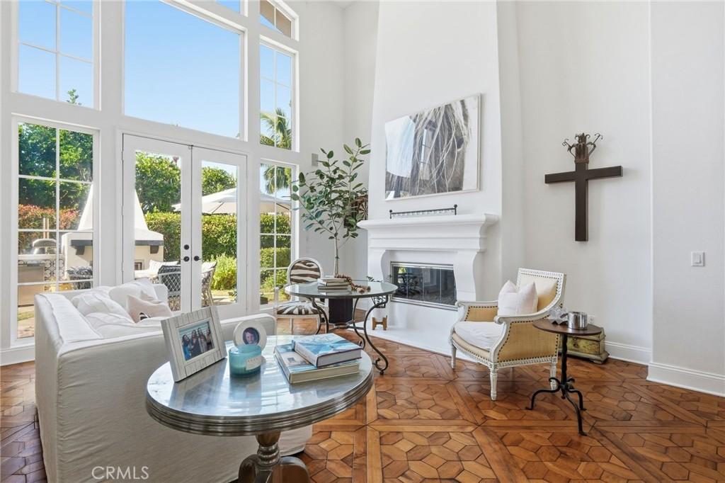 MLS #OC25260132 image #0