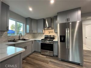 MLS #OC25260179 image #0