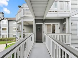 MLS #OC25260227 image #0