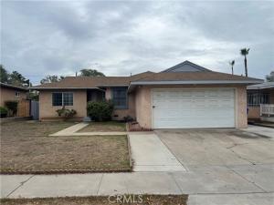 MLS #OC25260385 image #0