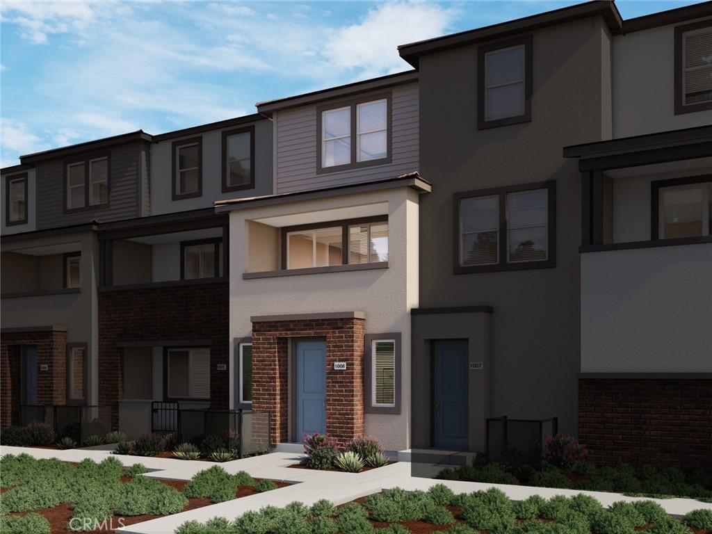 MLS #OC25260431 image #0