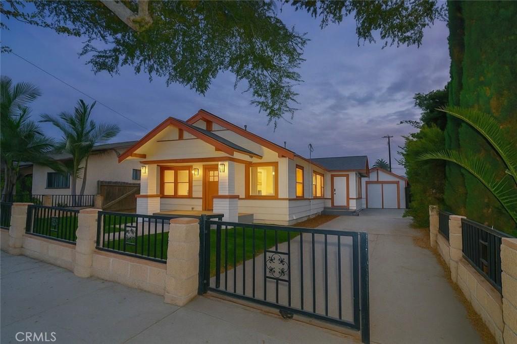 MLS #OC25260438 image #0