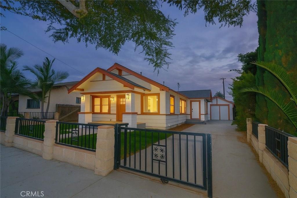 MLS #OC25260438 image #0