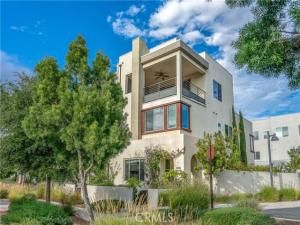 MLS #OC25260463 image #0