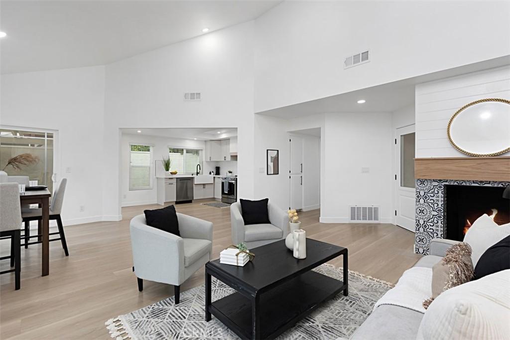 MLS #OC25260554 image #0