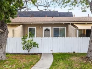 MLS #OC25260585 image #0