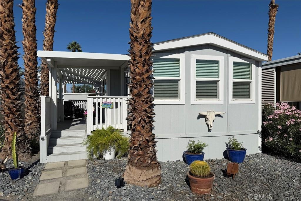 MLS #OC25260622 image #0