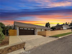 MLS #OC25260744 image #0