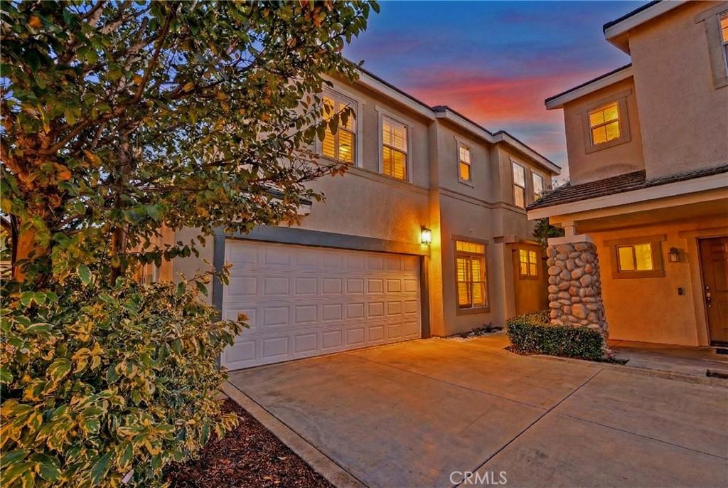 MLS #OC25261005 image #0