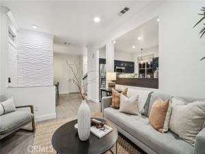 MLS #OC25261005 image #0