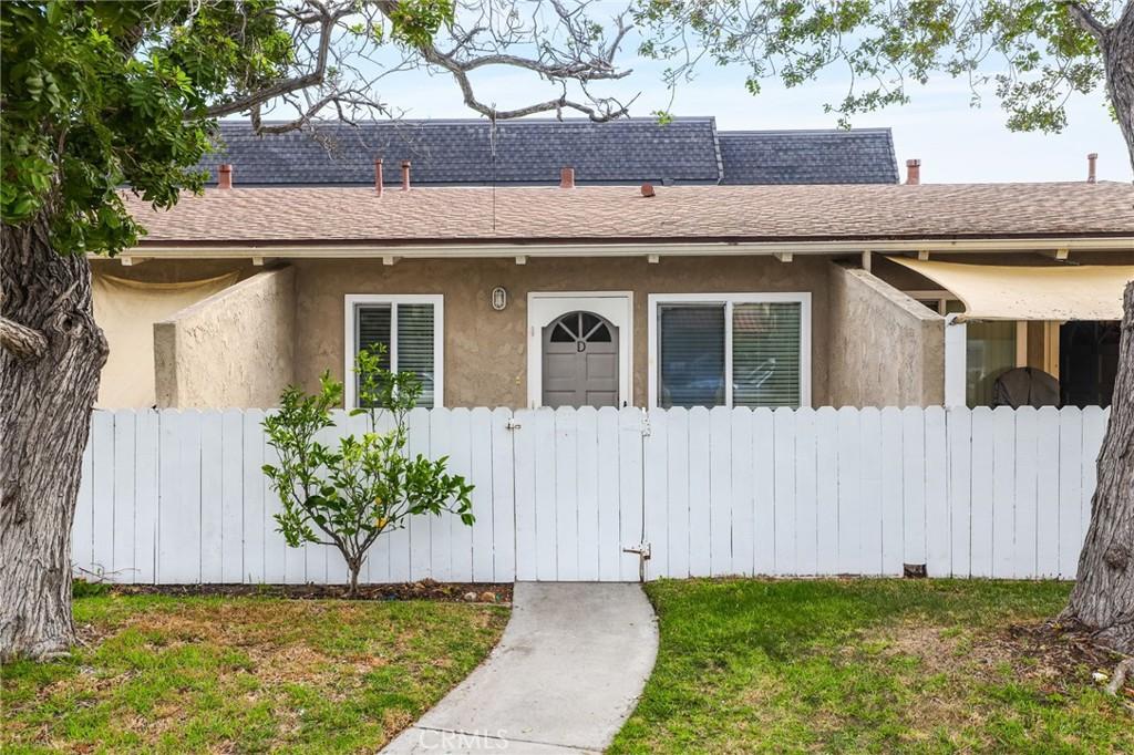 MLS #OC25261019 image #0