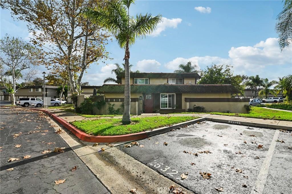 MLS #OC25261056 image #0