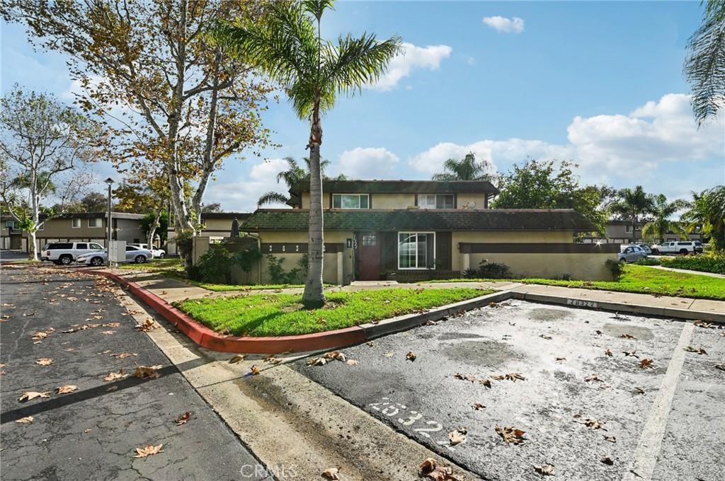 MLS #OC25261056 image #0