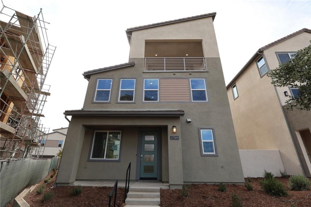 MLS #OC25261108 image #0