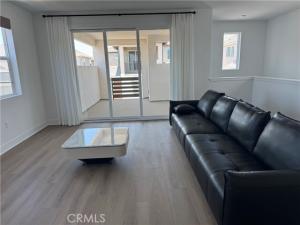 MLS #OC25261290 image #0