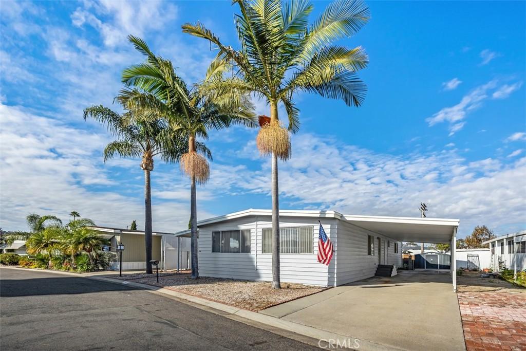 MLS #OC25261326 image #0