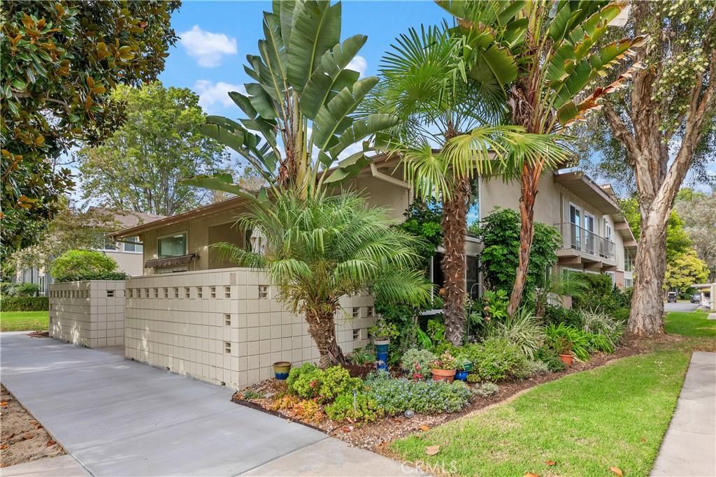 MLS #OC25261360 image #0