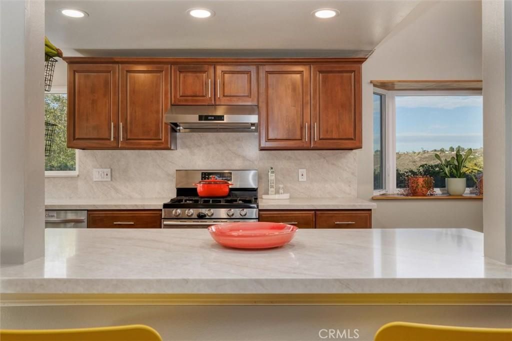 MLS #OC25261411 image #0