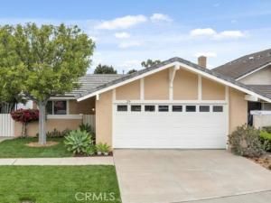 MLS #OC25261487 image #0