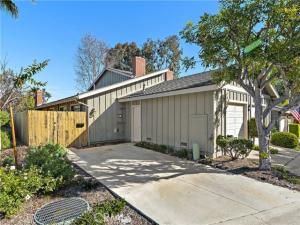 MLS #OC25261496 image #0