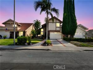 MLS #OC25261507 image #0